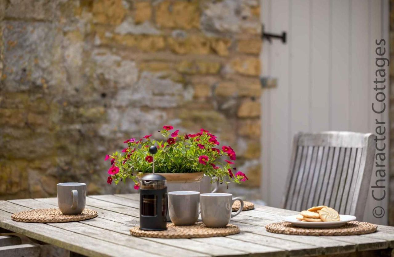 Weir Cottage Bourton-on-the-Water ภายนอก รูปภาพ